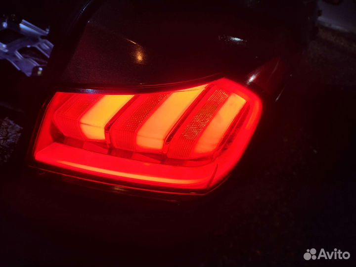 Фонарь задний правый Genesis G80