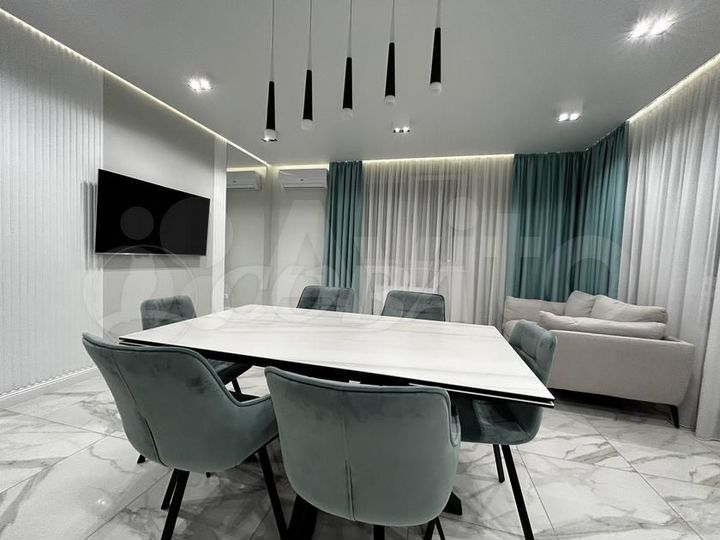 4-к. квартира, 135 м², 19/20 эт.