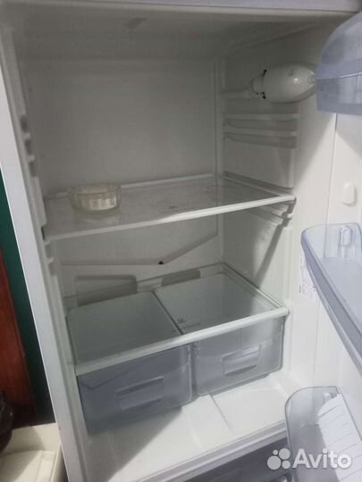 Холодильник indesit