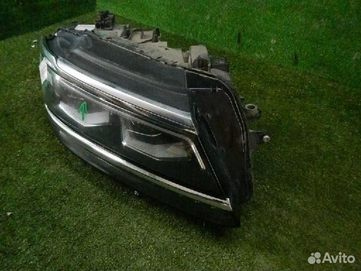 Фара правая Volkswagen Tiguan