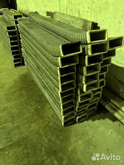 Гибкий защитный кожух (кабель-каналы)