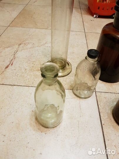 Бутыль колба пробирка