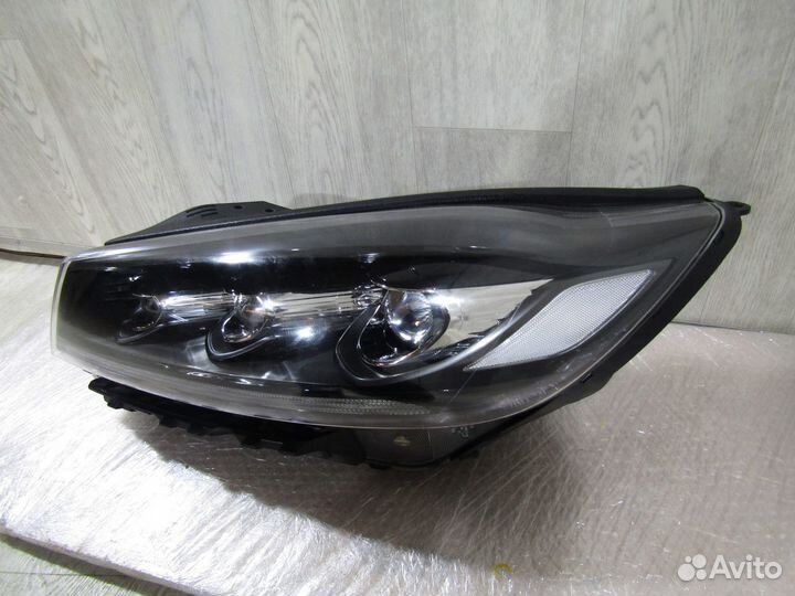 Фара левая Kia Sorento/Sorento Prime