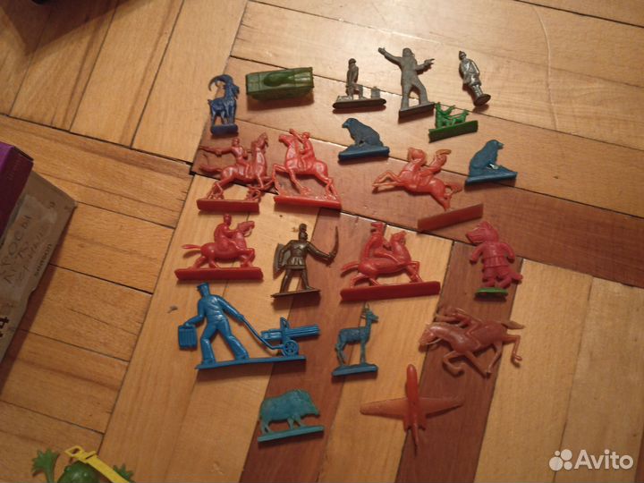 Игрушки СССР солдатики