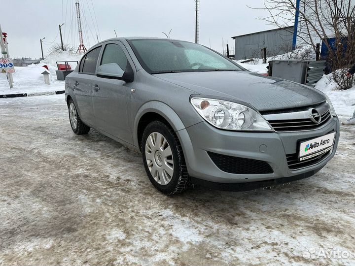 Opel Astra 1.6 МТ, 2011, 210 000 км