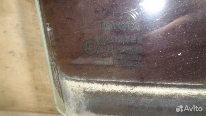 Стекло двери задней правой Toyota Corolla (E120)