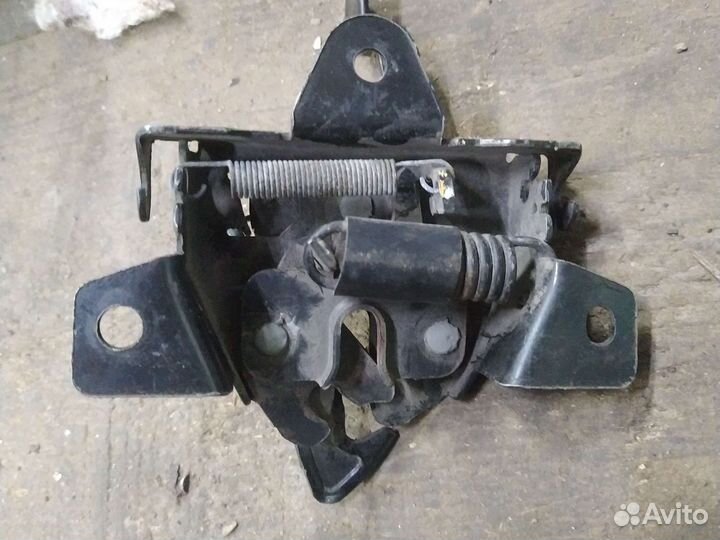 Замок капота Hyundai Santa Fe Classic