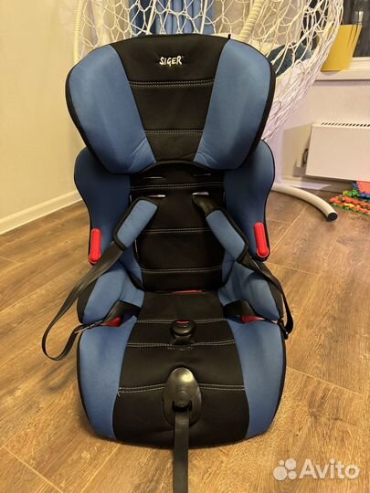 Автомобильное кресло