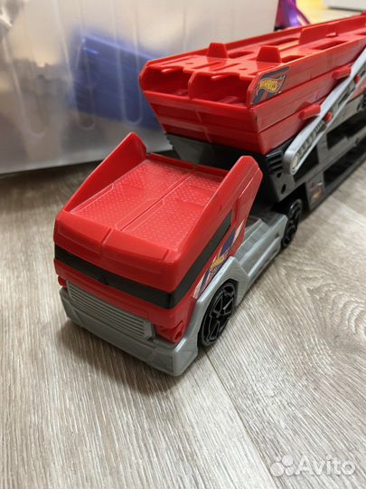 Hot Wheels автовоз на 50 машинок
