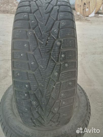Nokian Tyres Hakkapeliitta 7 215/65 R16 102T