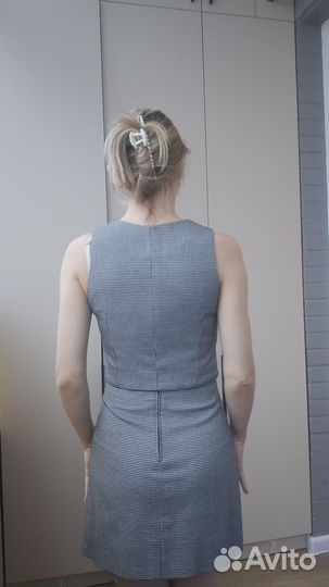 Костюм мини-юбка жилет 42 р