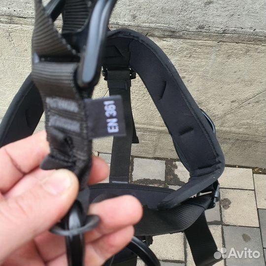 Страховочная привязь singing rock expert 3 система