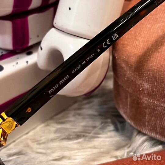 Солнцезащитные очки MIU MIU