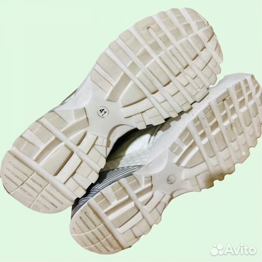 Кроссовки спортивные новые серебро женские 40