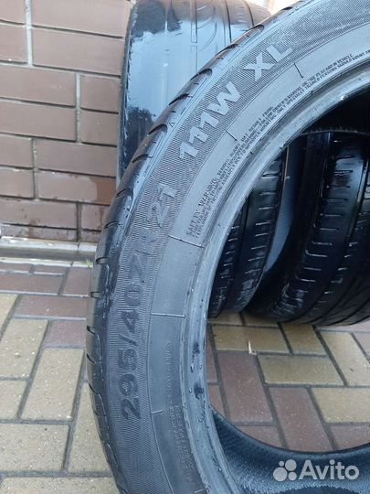 Royal Black Royal Power 295/40 R21 111W