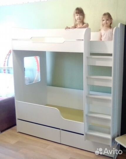 Кровать детская двухъярусная 