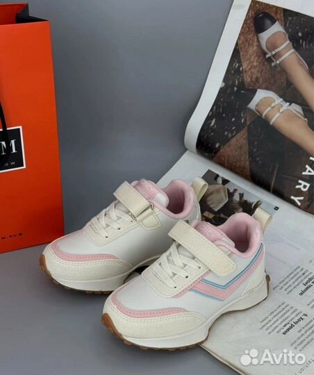 Кроссовки детские