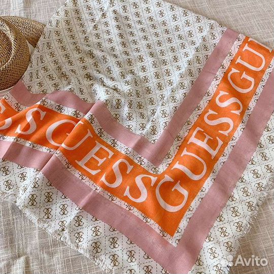 Платок guess