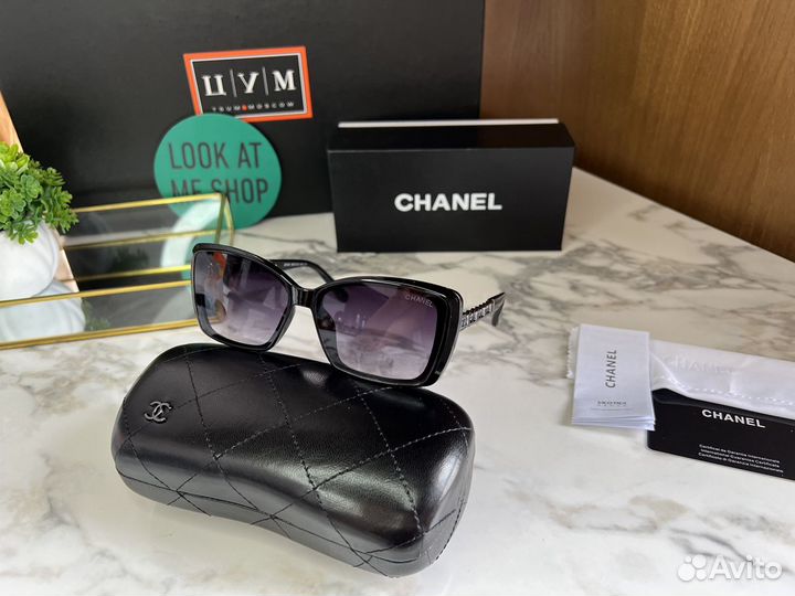 Солнечные очки Chanel женские