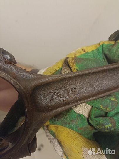 Комплект поршней в сборе с шатунами 402 мотор