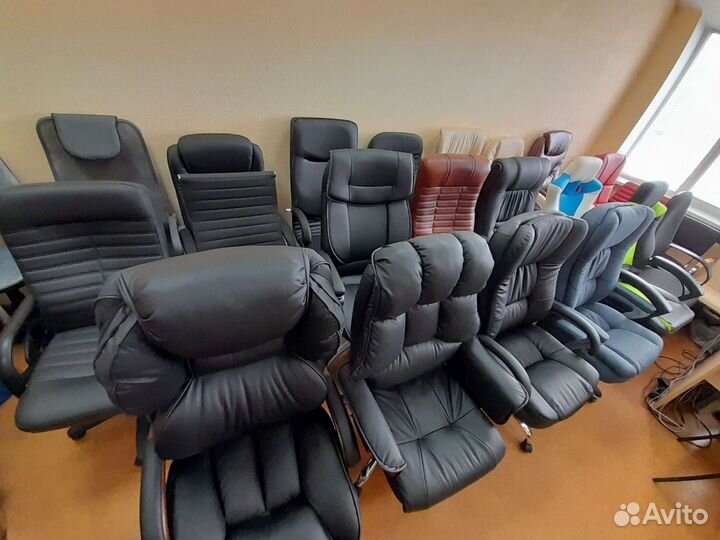 Офисное кресло 