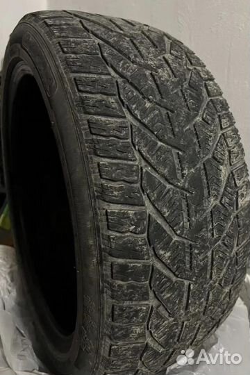 Tigar Winter 235/45 R18