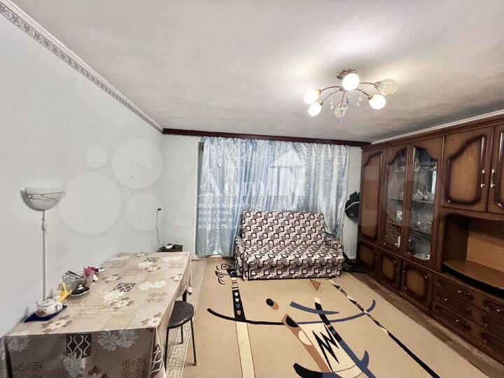 Комната 20 м² в 4-к., 1/5 эт.