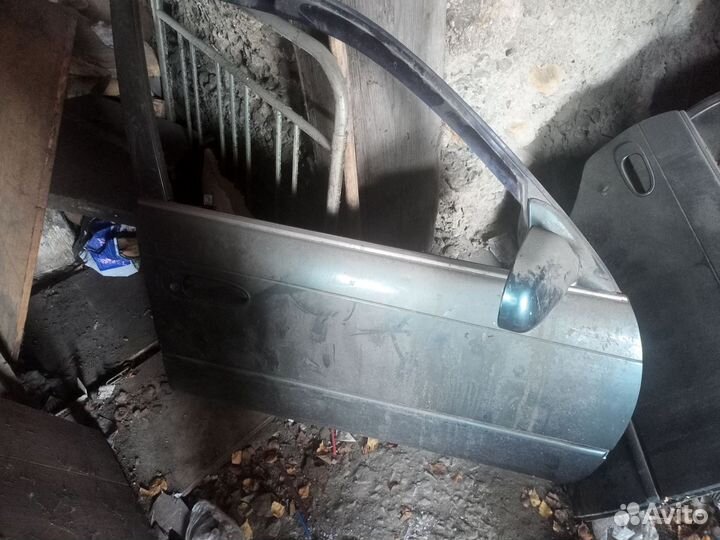 Двери на тайоту королу