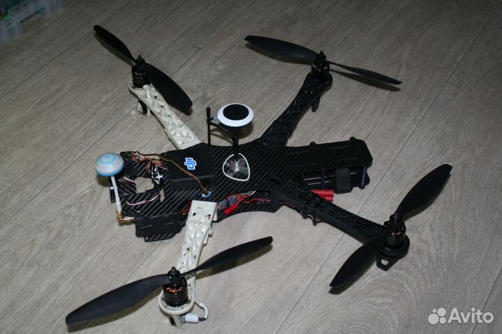 Квадрокоптер для съемок под Gopro