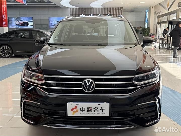 Volkswagen Tiguan L 2.0 AMT, 2022, 34 000 км