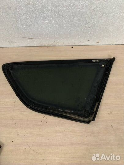 Стекло кузовное левое Ford Kuga 2 CBS 2015