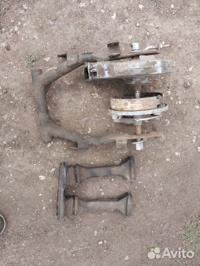 Задняя вилка тулица