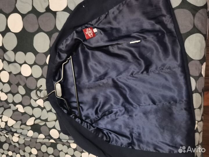 Продаю пиджак школьный