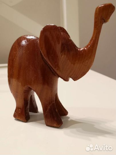 Слон из натурального дерева