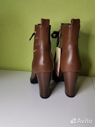 Ботинки женские