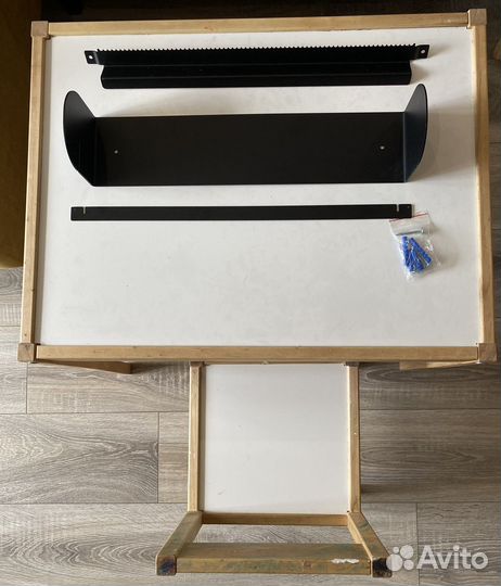 Стол +2 стула для рисования