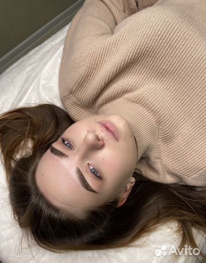 Перманентный макияж бровей