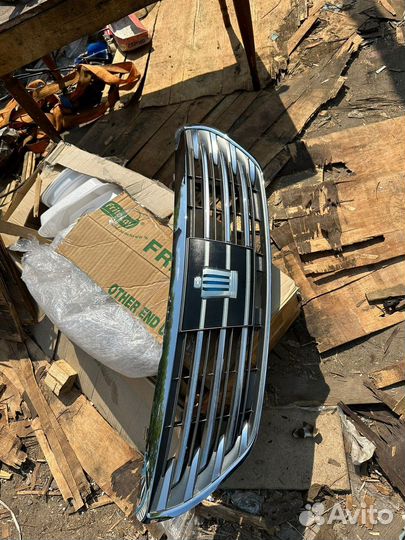 Решетка радиатора Toyota Crown 2008-2012