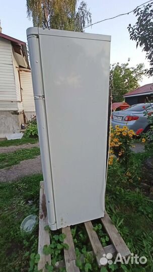 Холодильник бу indesit