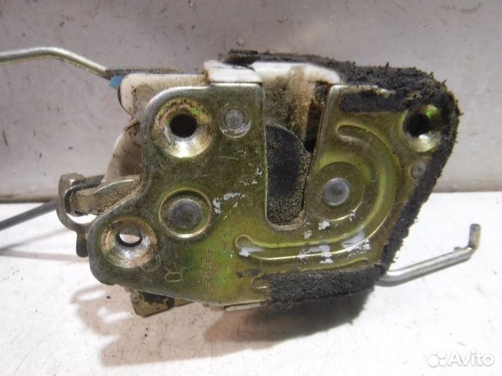 Замок двери передней правой Hyundai Starex