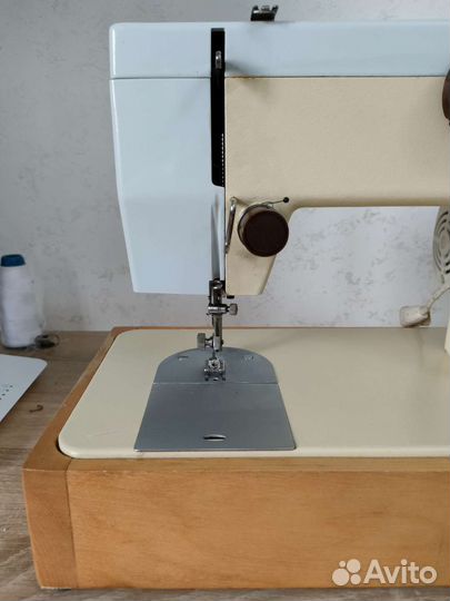 Швейная машинка чайка 134