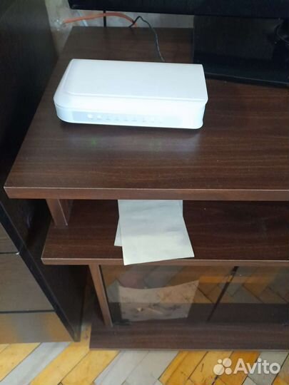Столик под телевизор