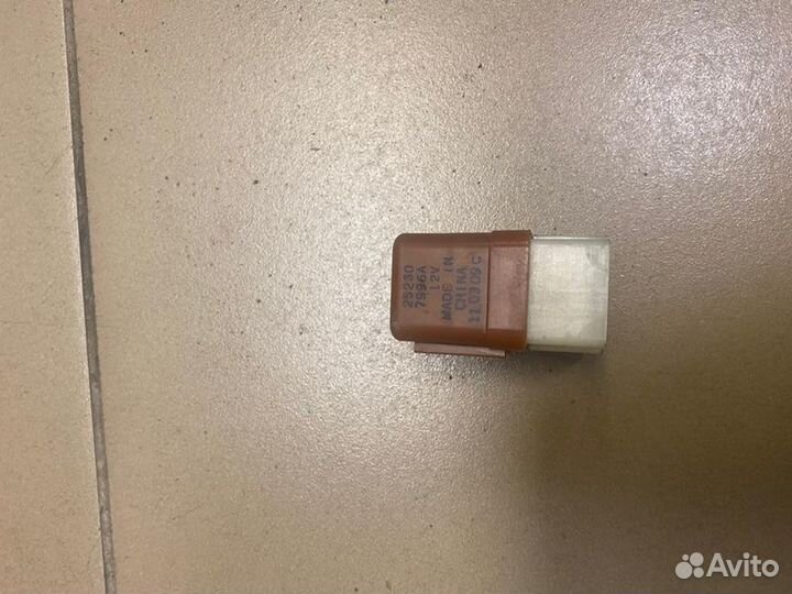 Реле Renault Koleos 2.5 2TR703 2012