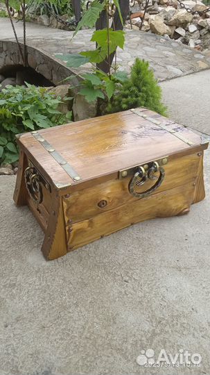 Сундук деревянный