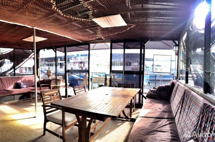 Аренда прогулочной яхты типа HouseBoat