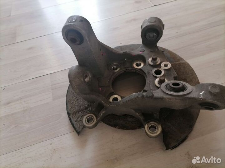 Цапфа задняя правая Nissan Teana J32 J32