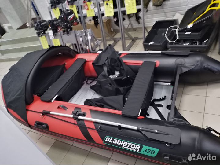 Продам надувную лодку gladiator C370AL