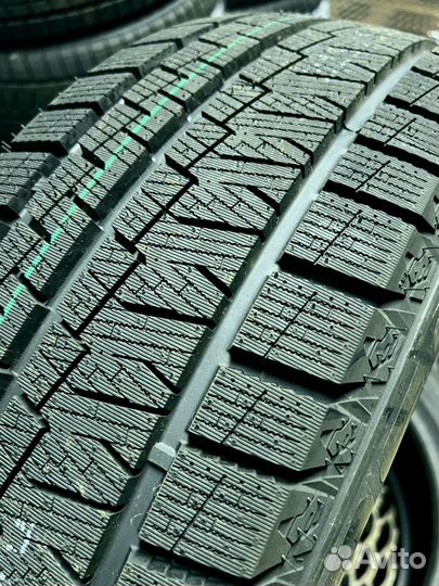 Kapsen SnowShoes AW33 245/60 R18 135U
