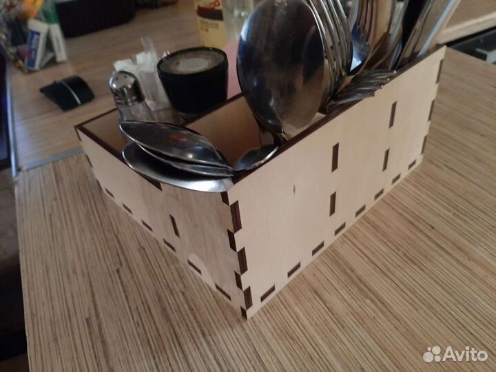 Салфетница из дерева, подставка под приборы