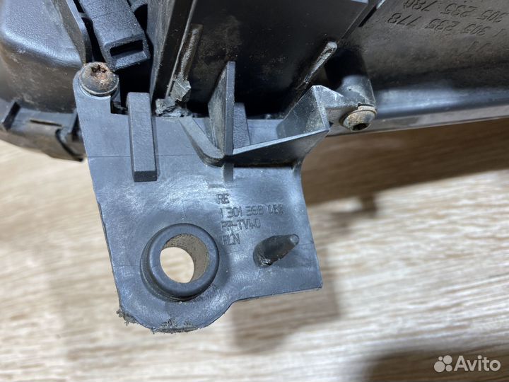 Фара передняя правая Volkswagen Touran 1 142292